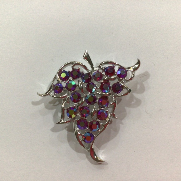 Sarah Coventry leaf shaped brooch. Excellent shape. - Picture 1 of 5